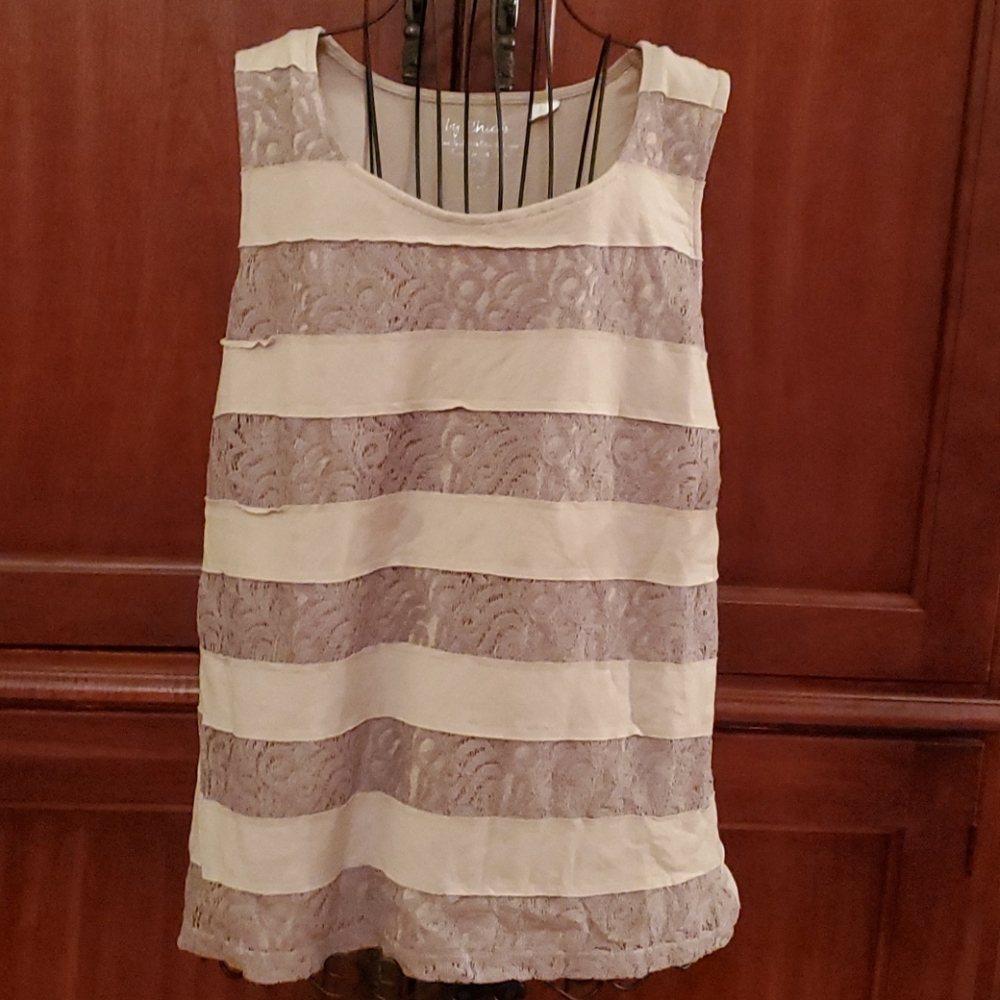 Chicos Sleeveless Top size 3